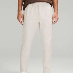 NWOT Lululemon Utilitech Pull On Classic Fit Pant